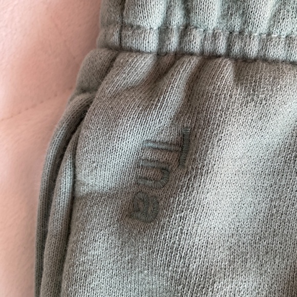 TNA Cozy AF Fleece Sweatpants - Picture 4 of 13